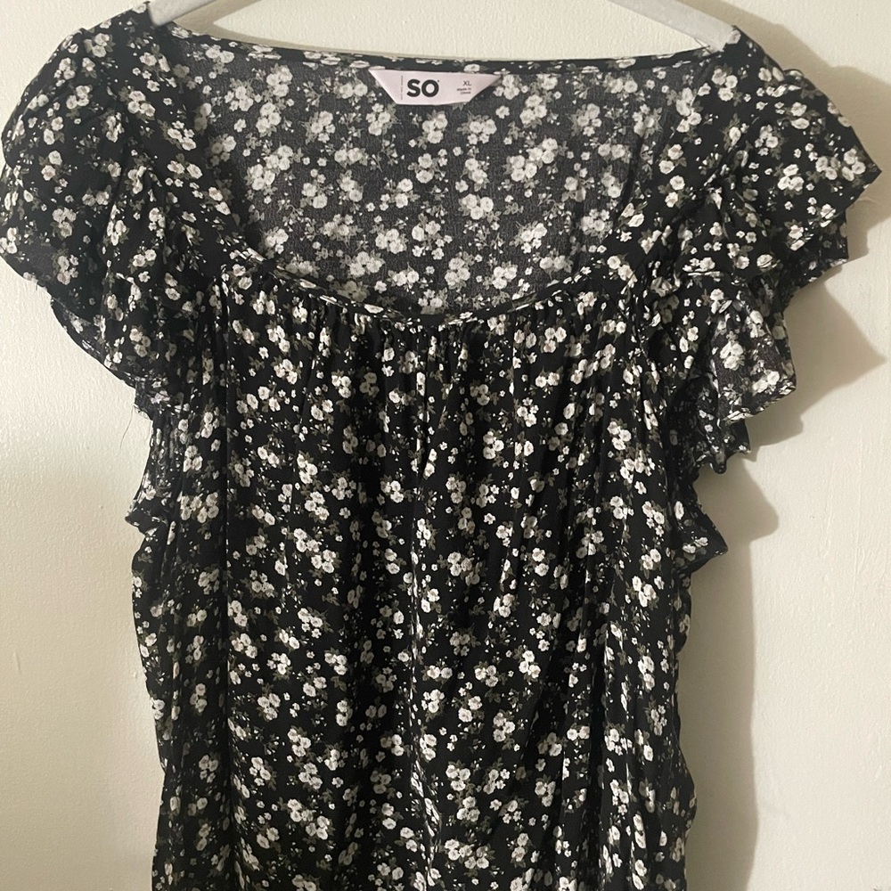 SO Black and White Floral Blouse